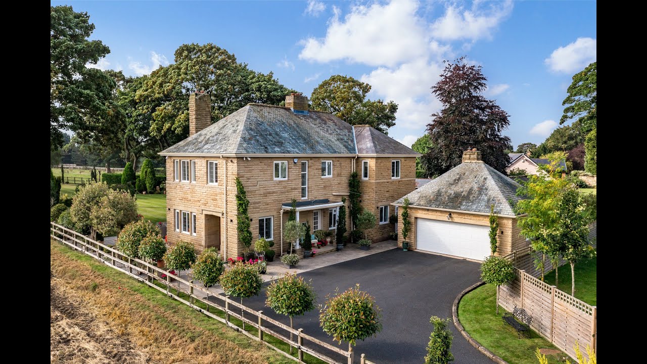 Pontefract Road, Ackworth, WF7 7EE