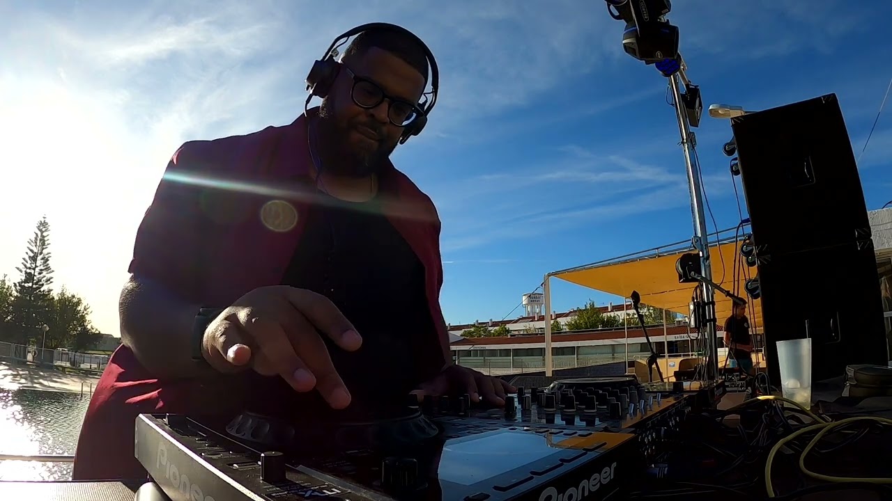 AfricanGroove - BACK TO CLASSICS (DECK BAR - VENDAS NOVAS)