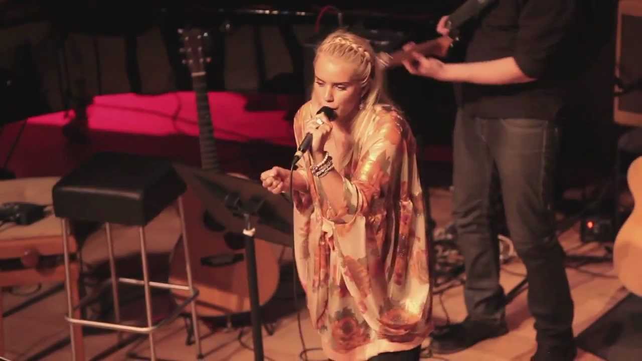 Yohanna-How can I keep from singing