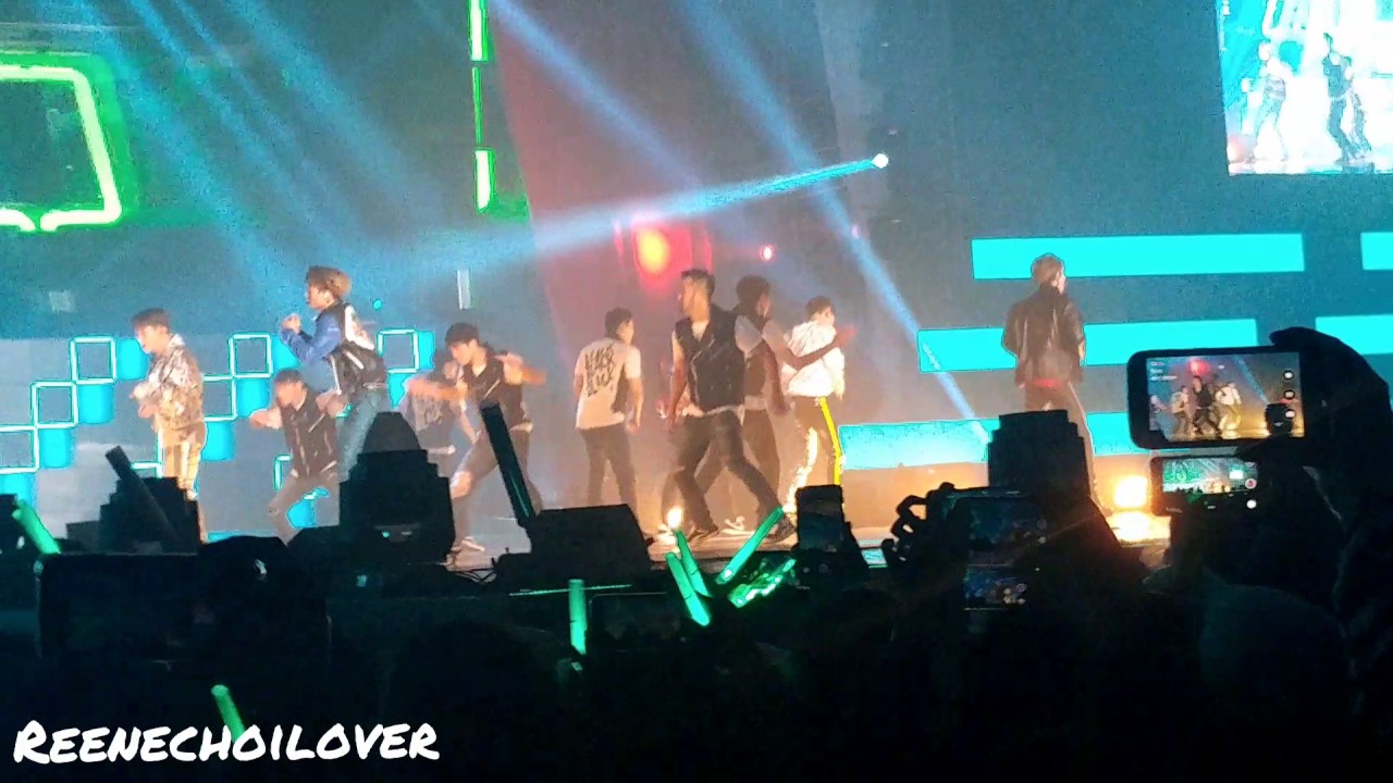 (Fancam) Ring Ding Dong @ SWCV in JAKARTA