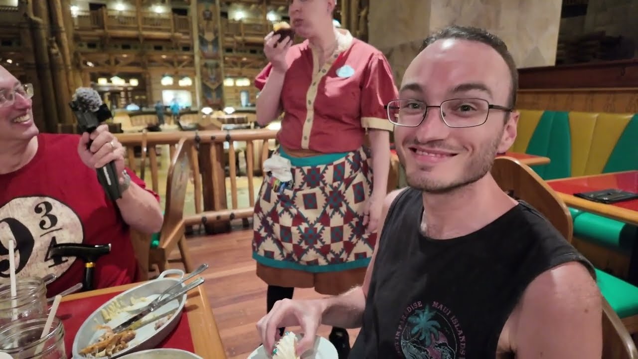 WISPERING CANYON CAFE DISNEY WILDERNESS LODGE