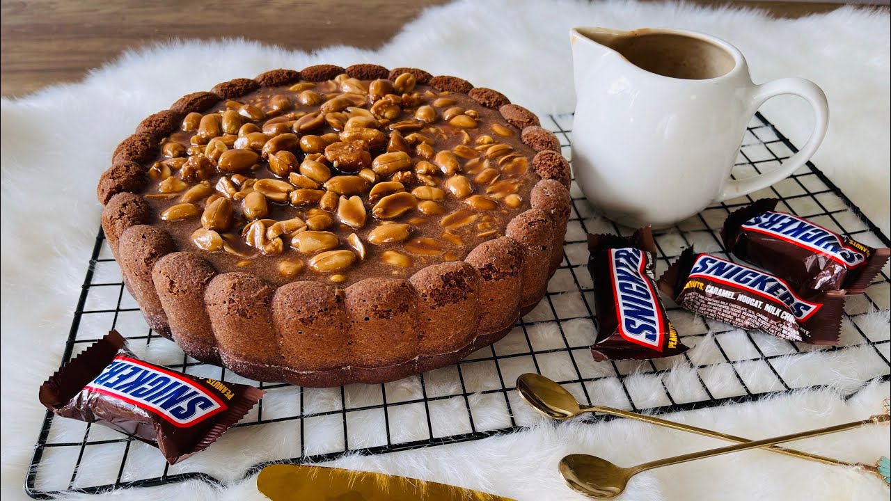 خطيرة البنات👌كيكة بكريمة ساهلة واقتصادية وبمذاق السنيكرز غادي تحمق الكبير قبل الصغير 😋😋😋😋