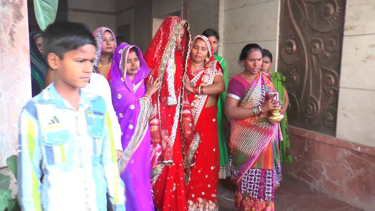 silver wedding doli for bride in vidai function