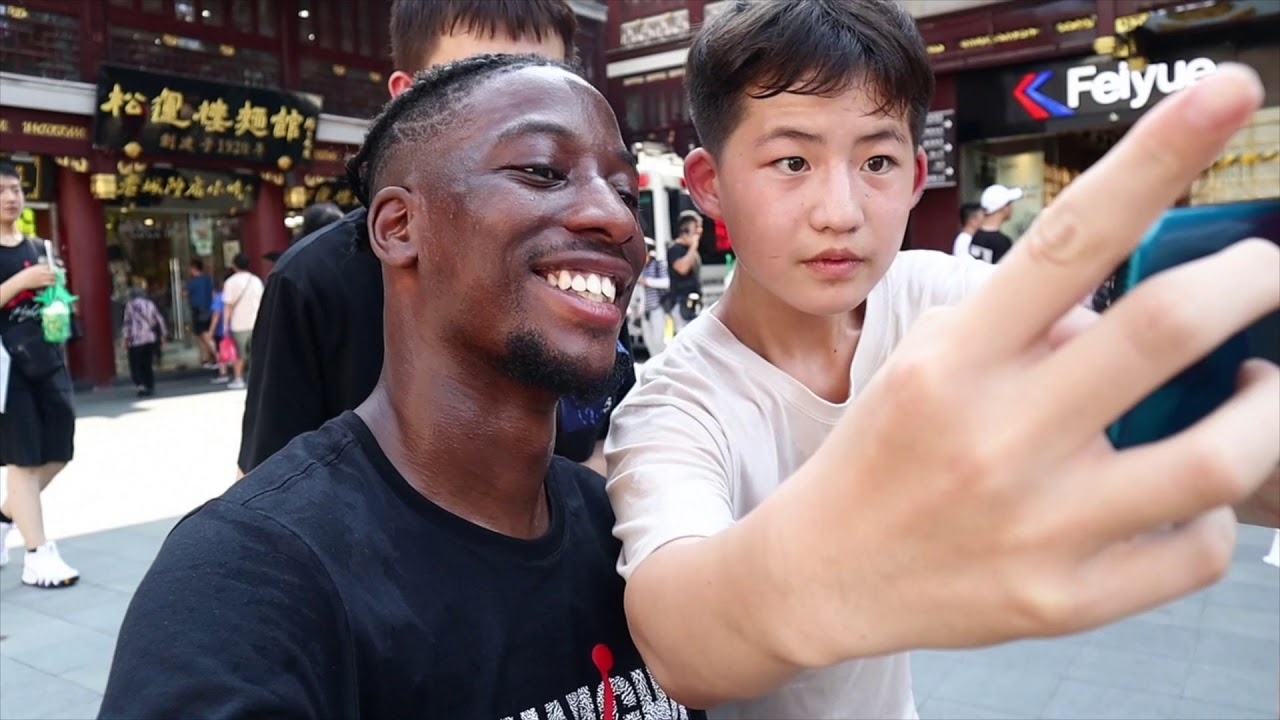 Vlog Shanghai // ETRE NOIR EN CHINE // VOYAGER EN FAUTEUIL ROULANT