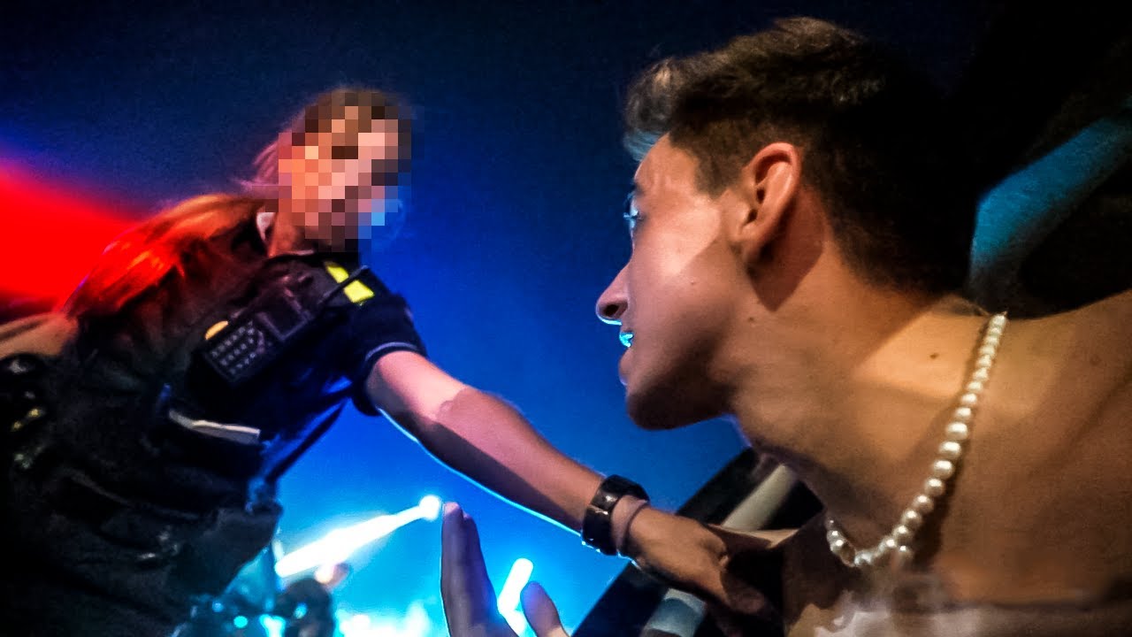 ME DETIENE LA POLICIA&hellip;