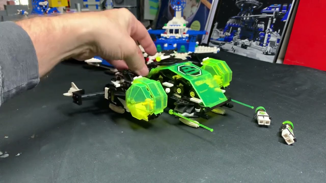 DKP - LEGO Set Review - Blacktron 2 6981 - Aerial Intruder
