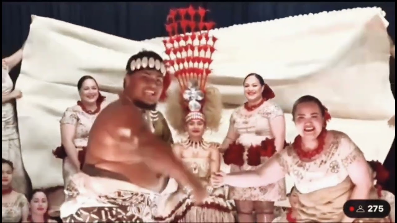 Moemoana Safa'atoa Schwenke with le Taupou Manaia dance group #samoa