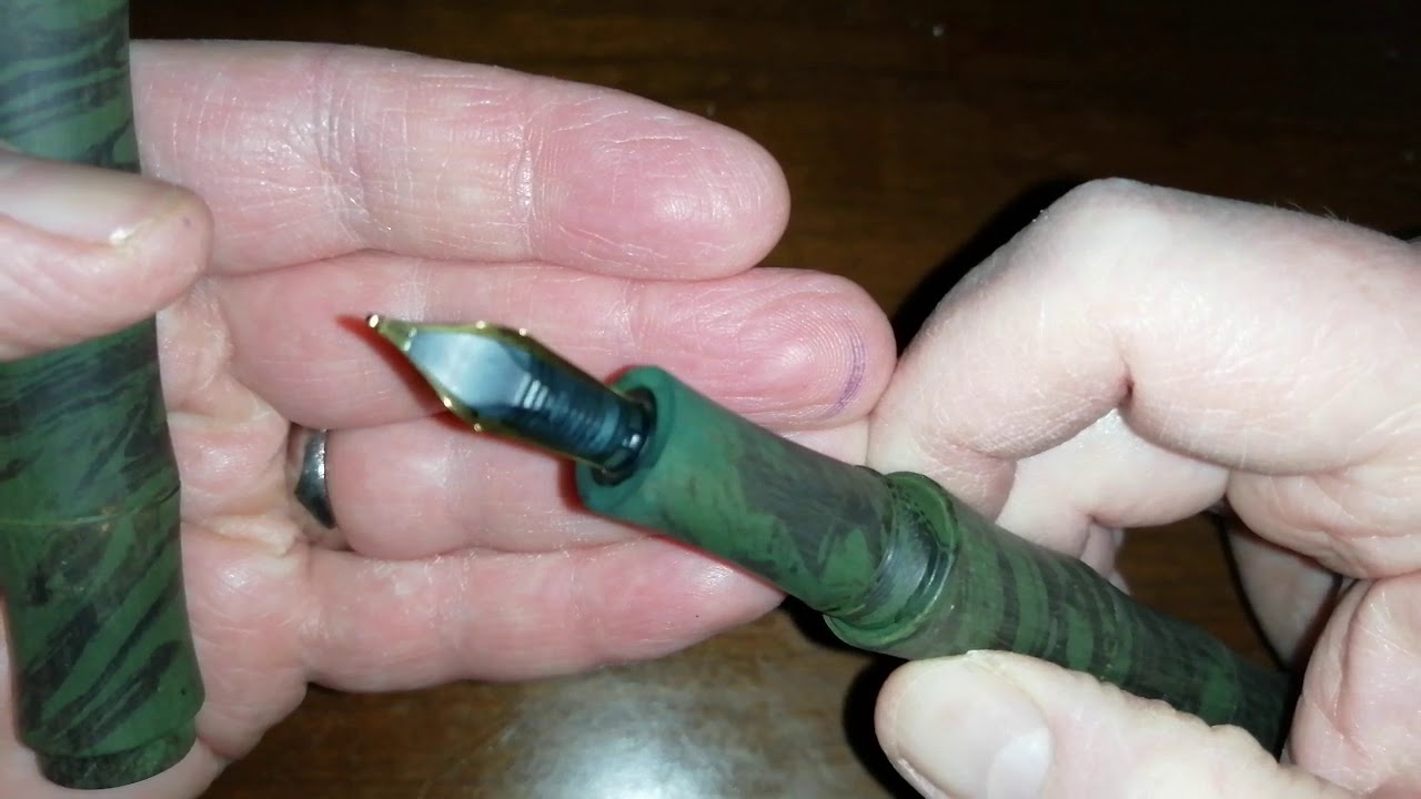 Ranga Giant Bamboo fountain pen review: Monster oversize Ebonite fountain pen!