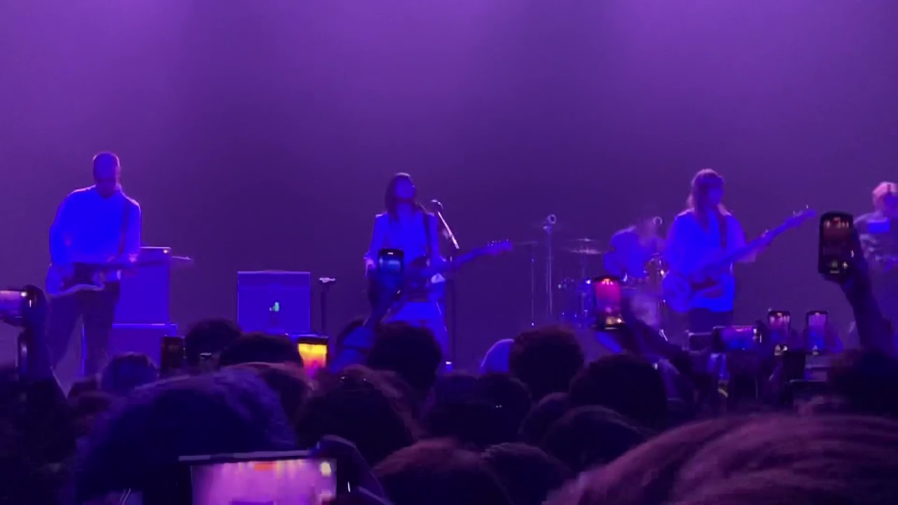 care - beabadoobee @ the Fonda Theatre 11/21/21