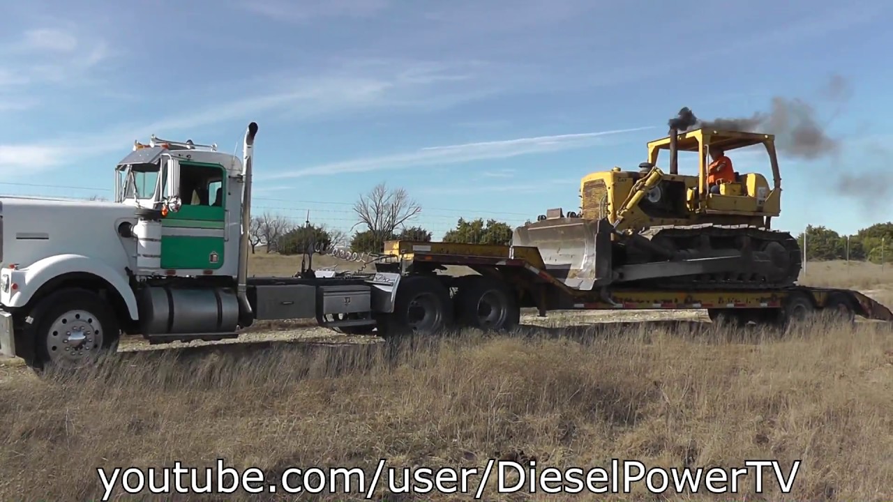 CAT D7E UNLOADING