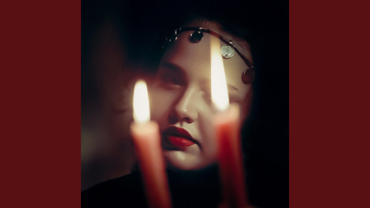 Red Candle شمعة حمراء