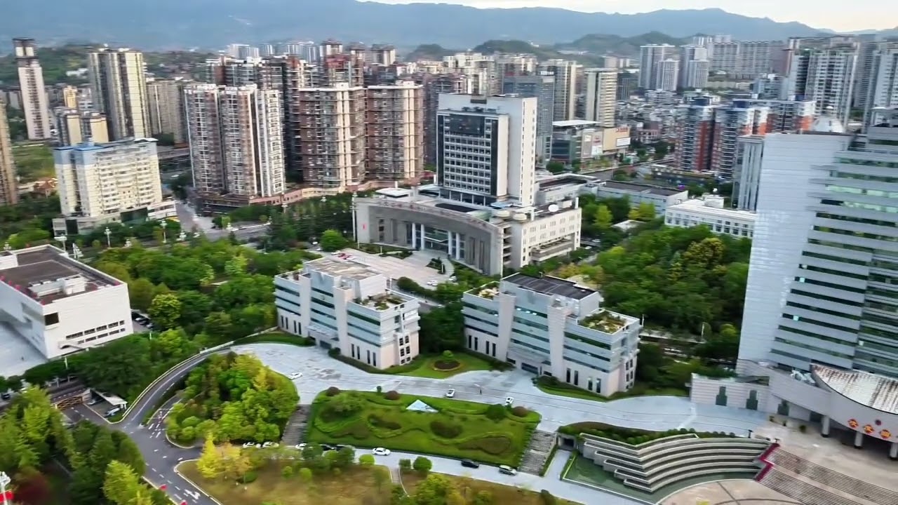 航拍河南南阳市和四川达州市城建，实话实说，差距很大