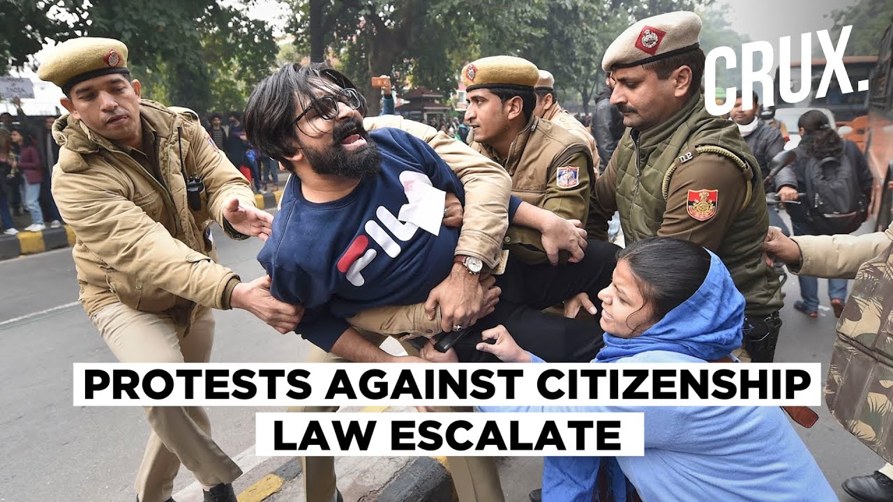 Anti-CAA Protests Turn Violent in UP,  Mobile Internet Suspended in Parts of Delhi
