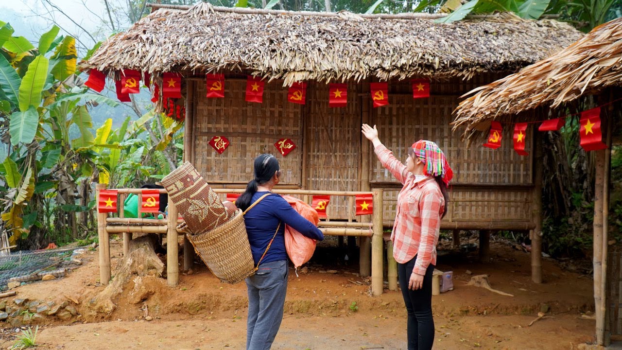Catching giant fish with traditional tools. Single mother helps impoverished elderly woman