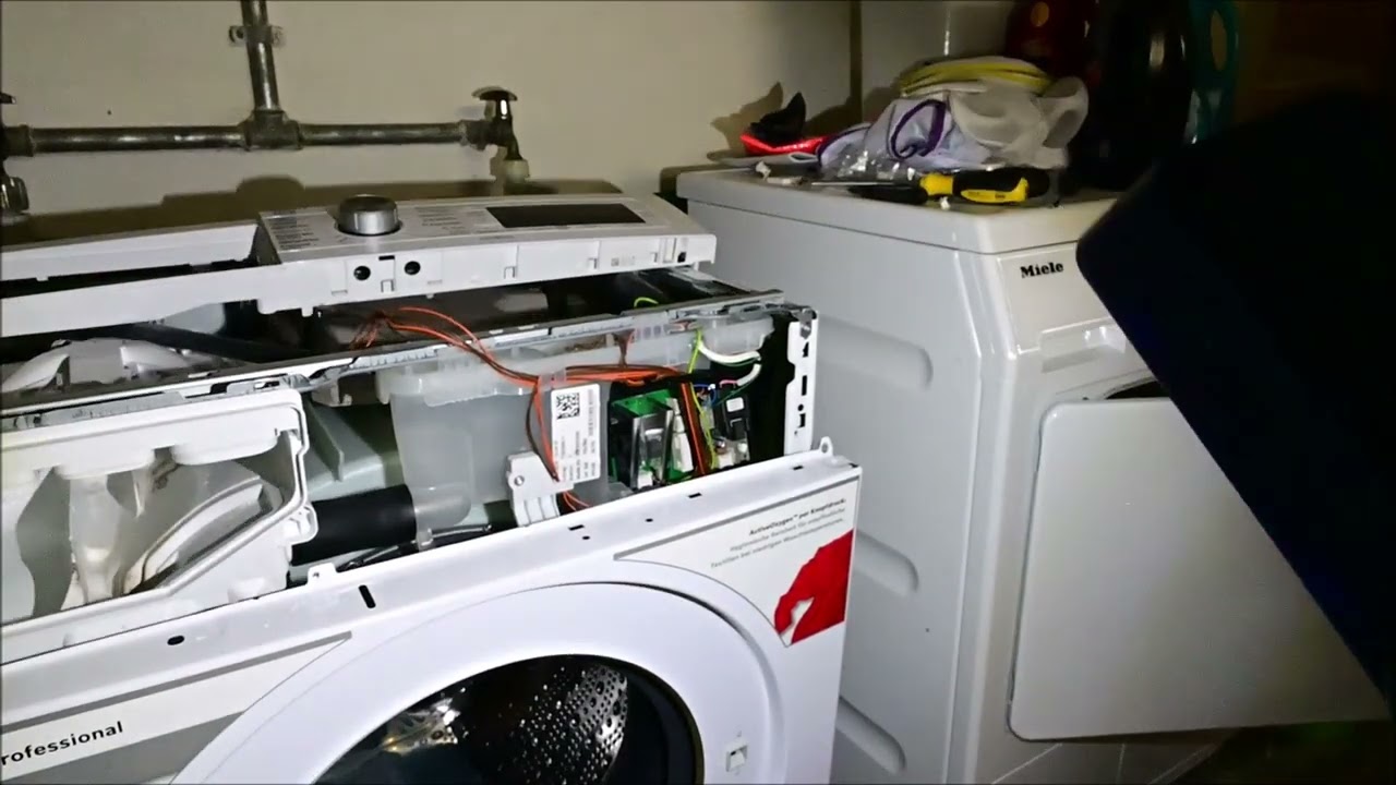 Bosch Waschmaschine Serie 8. Bullaugendichtung ersetzen.