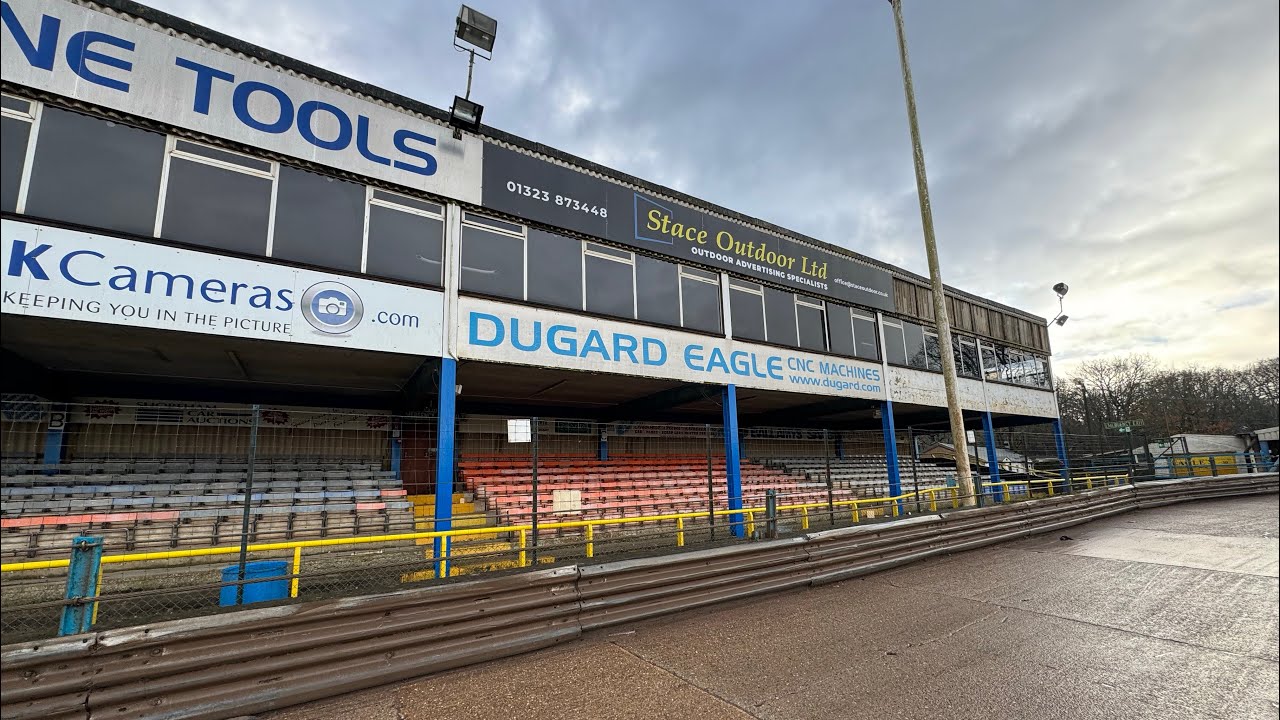 Live at Eastbourne speedway…