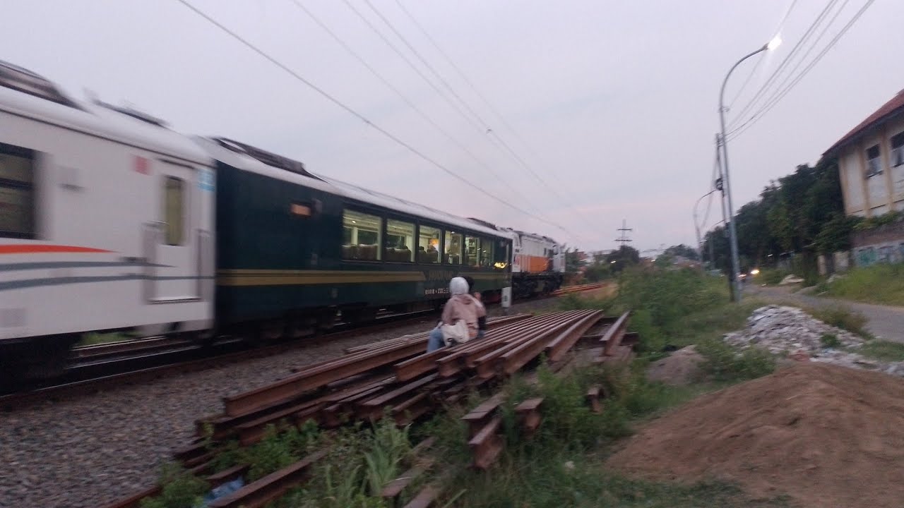 Momen panoramic di tempelkan ka gunungjati guna keperluan rombongan lintas tegal gambir 