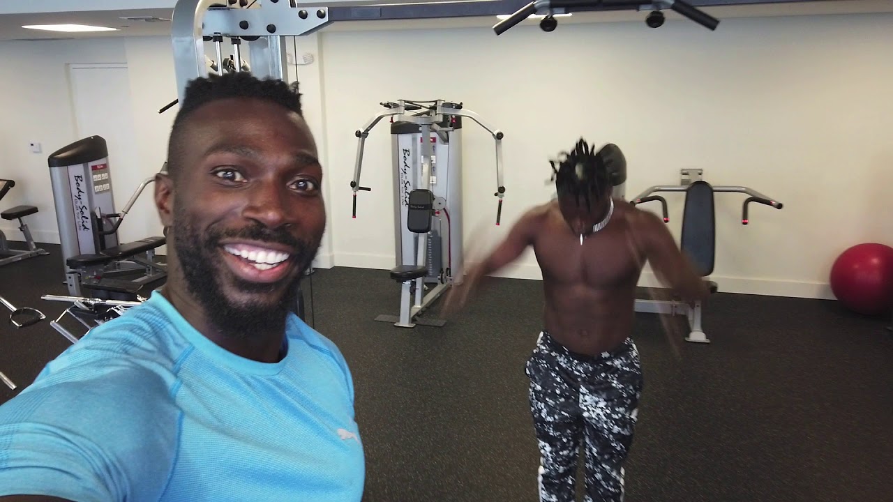 7 Core Exercises NFL WR Antonio Brown Does To Get Shredded by Tony Thomas