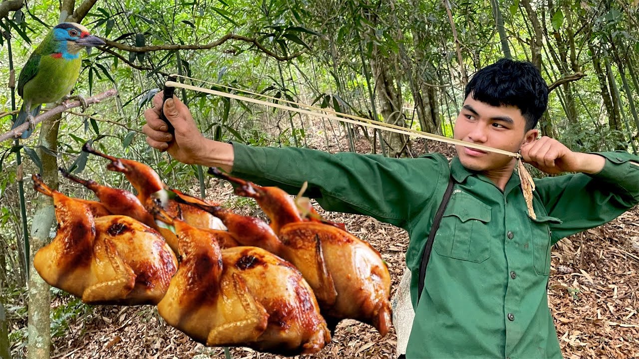 Slingshot hunting for food after a dark and rainy day |Vlog Hùng Minh |