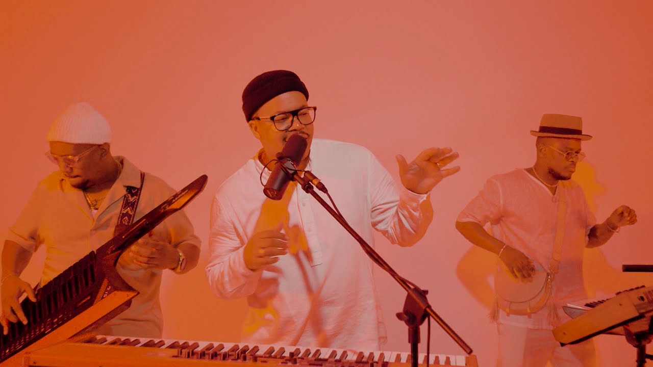 Brenden Praise and M&ouml;rda - Masungulo (Official Video)
