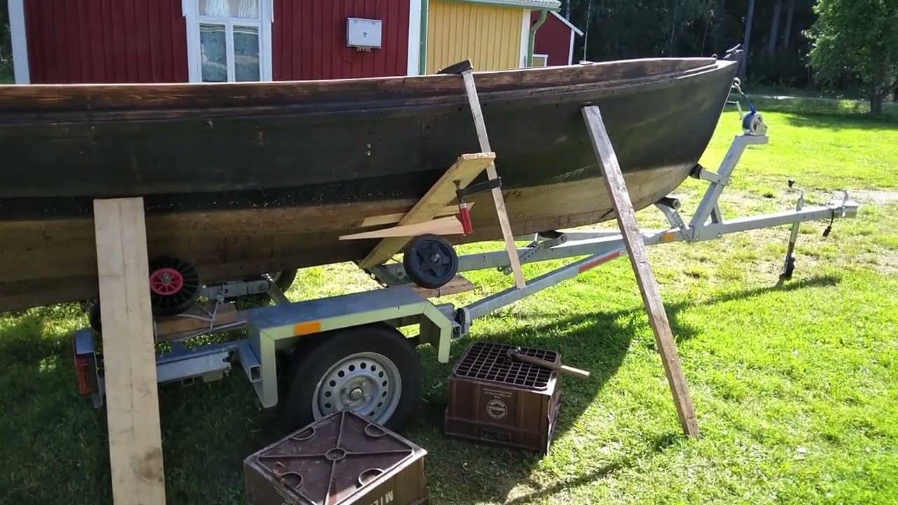 Båtreparation efter storm.