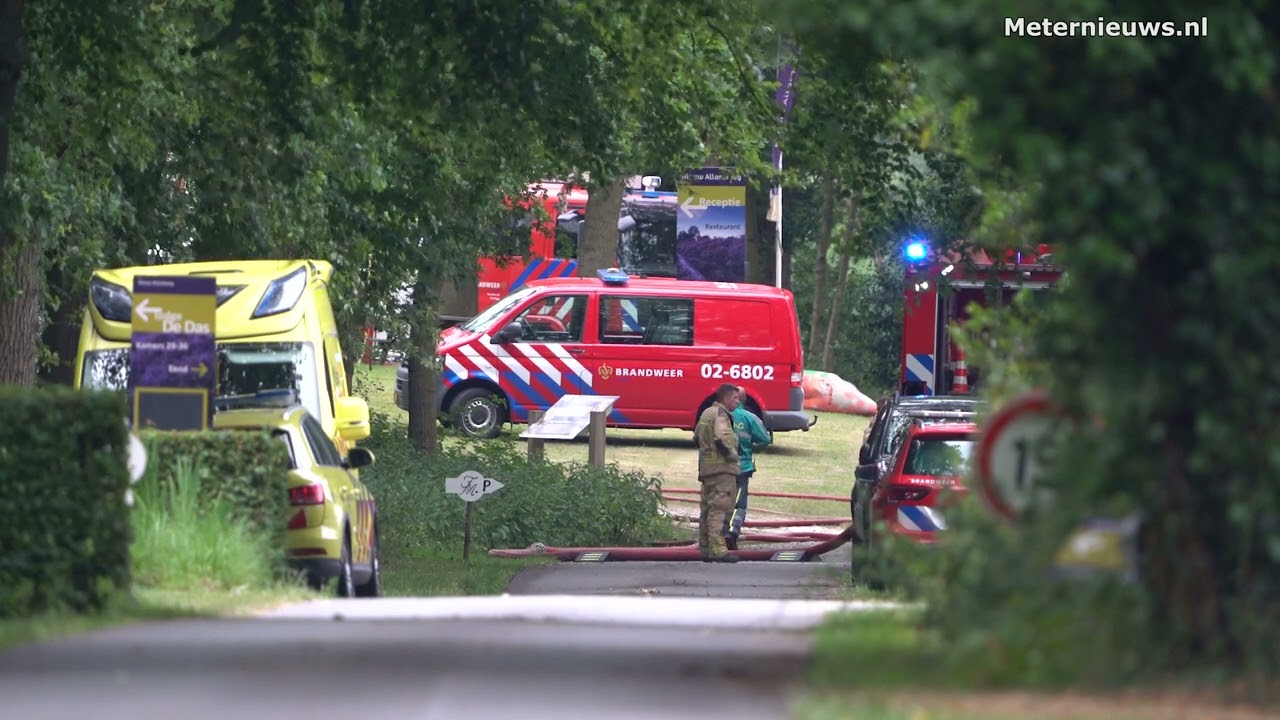 Bruilofsgasten geevacueerd na brand Bakkeveen