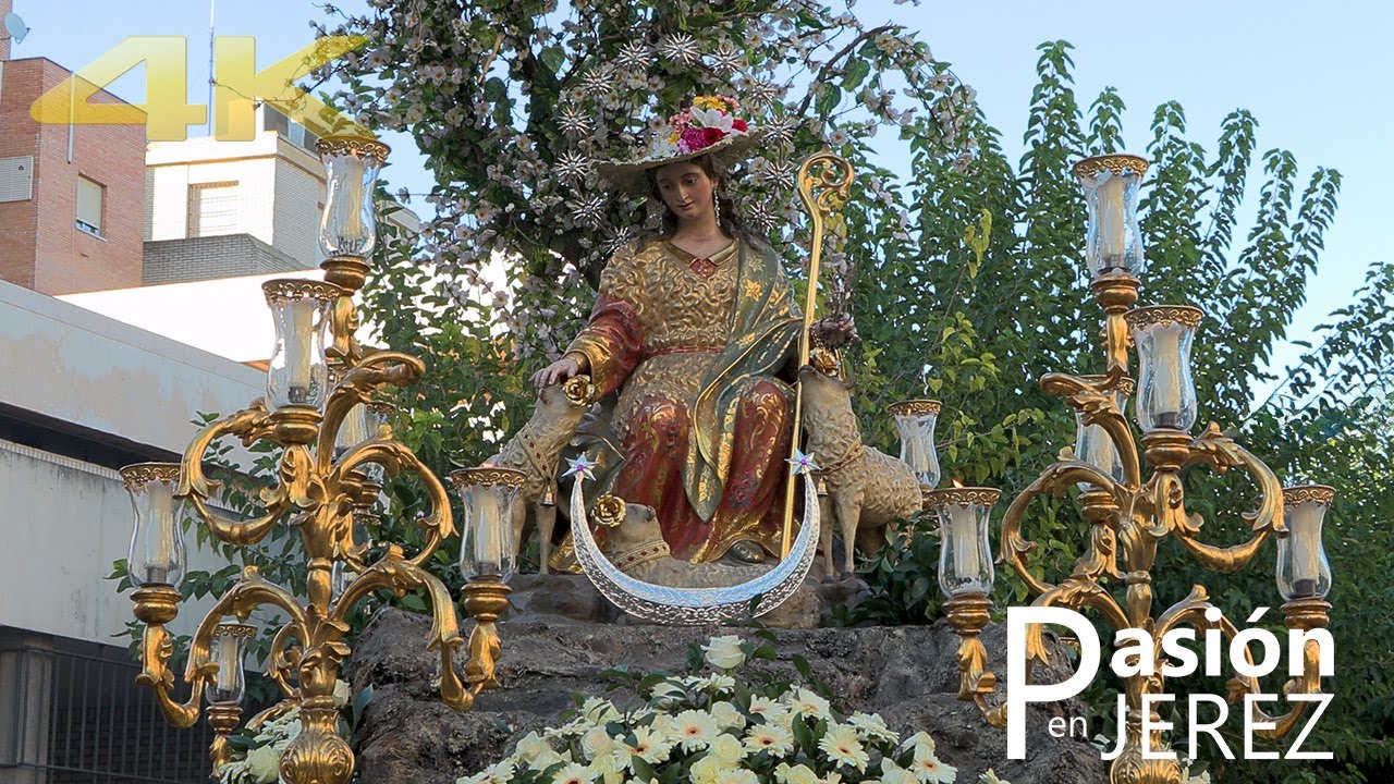 Salida procesional de la Divina Pastora de Capuchinos - Jerez 2023