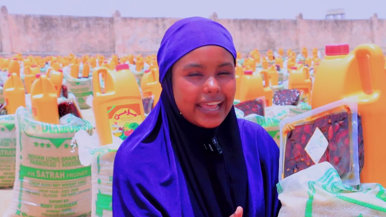 In ka badan kun qoys oo barakacayaal ah kuna nool duleedka Muqdisho ayaa loo qeybiyay deeq gargaar..