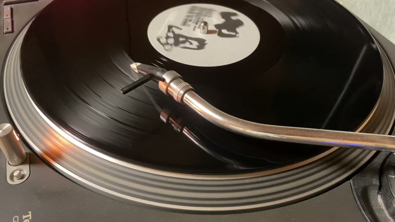 小島 - MONKEY SLAM DANCE
