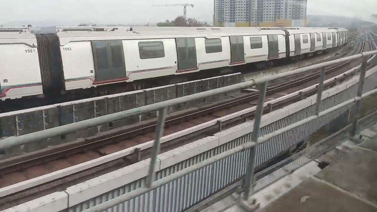 Train Race: DUCK VS Siemens Inspiro Arriving & Departing Kwasa Damansara [158], [245]