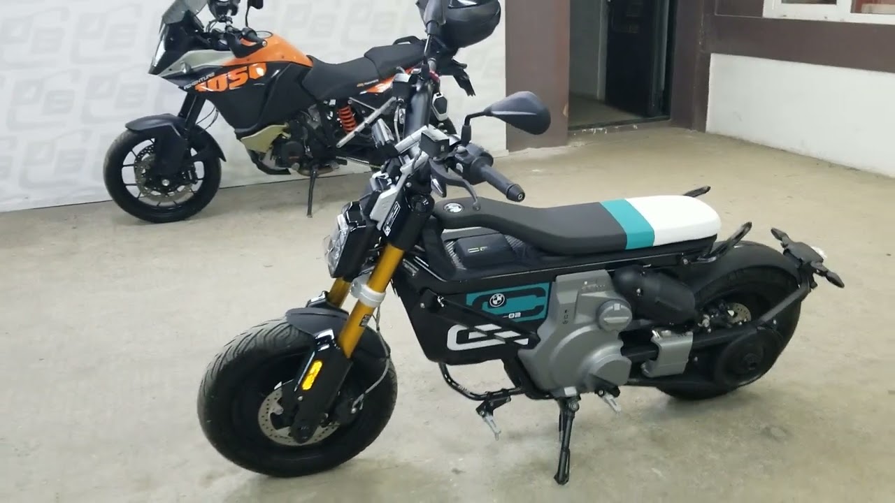 Электомотоцикл BMW CE 02  во Владивостоке
