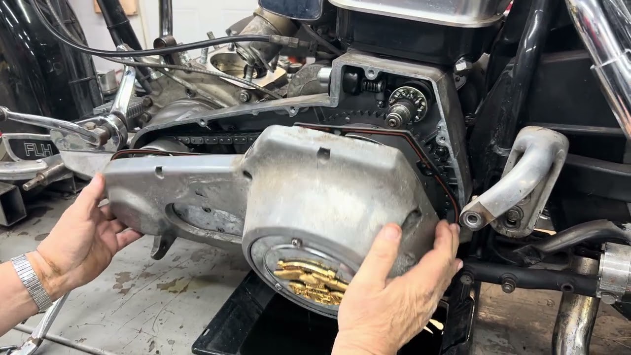 Разборка двигателя Shovelhead с участием «Доктора Харлея»