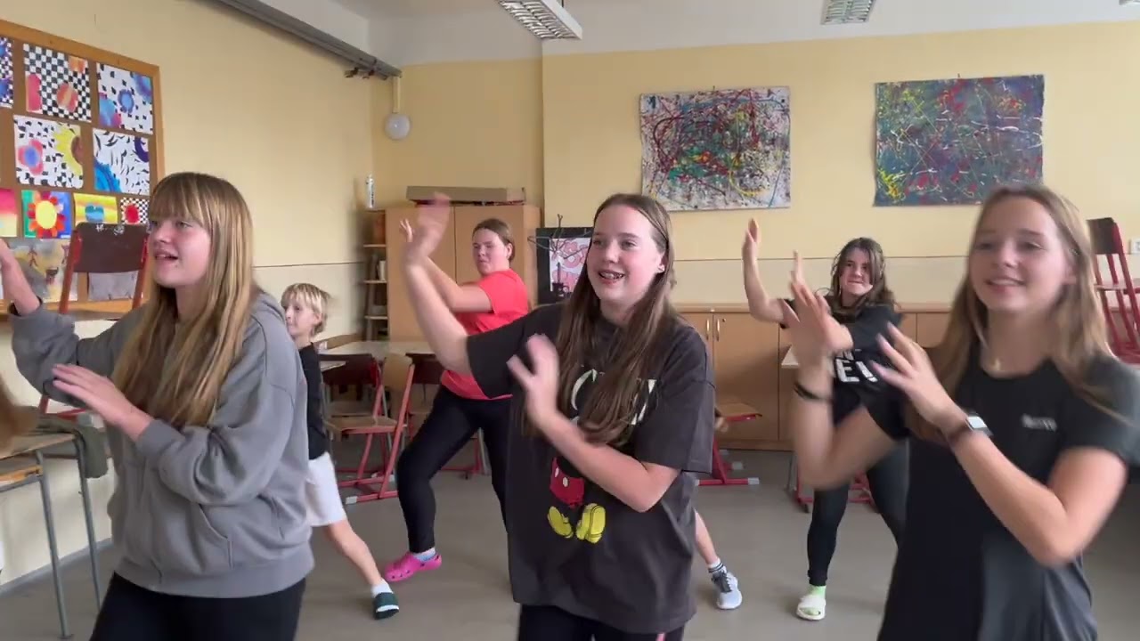 Taneční tělocvik v rytmu Just Dance