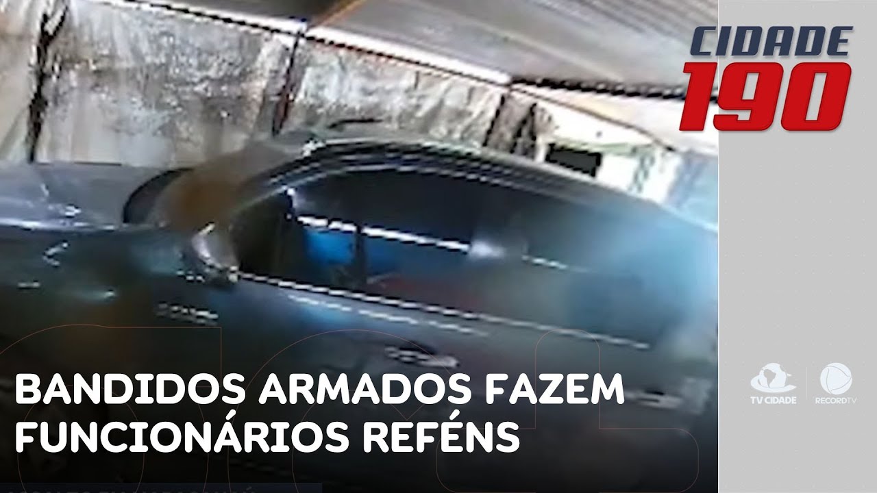 Bandidos armados fazem funcionários reféns, ameaçam e roubam carro de luxo | Cidade 190