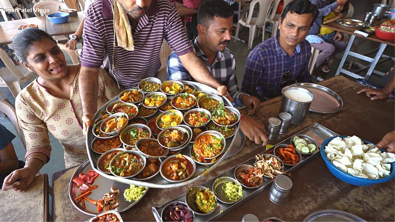 130 Rs મા અનલિમિટેડ 37 વરસ થી ચોટીલા ની શાન એટલે લાલા રઘુવંશી પરોઠા હાઉસ Lalaraghuvansi chotila