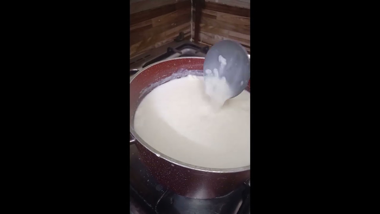 الوصفه الخير رز بلبن بالموز وكريم شانتيه ولبن بودره عشان بمناسبه شهر رجب 👍🙏