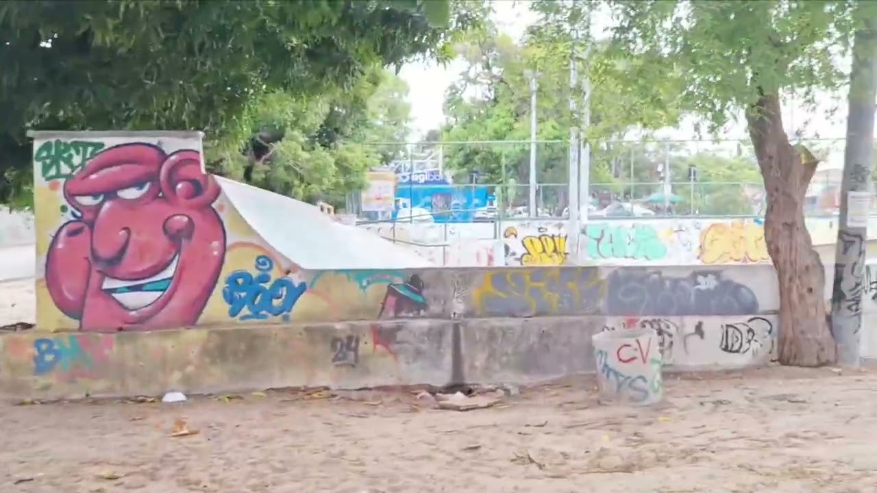 Belíssimo Registro do Centro e a Lagoa de Messejana com seu Cartão Postal, a Estátua de Iracema. 