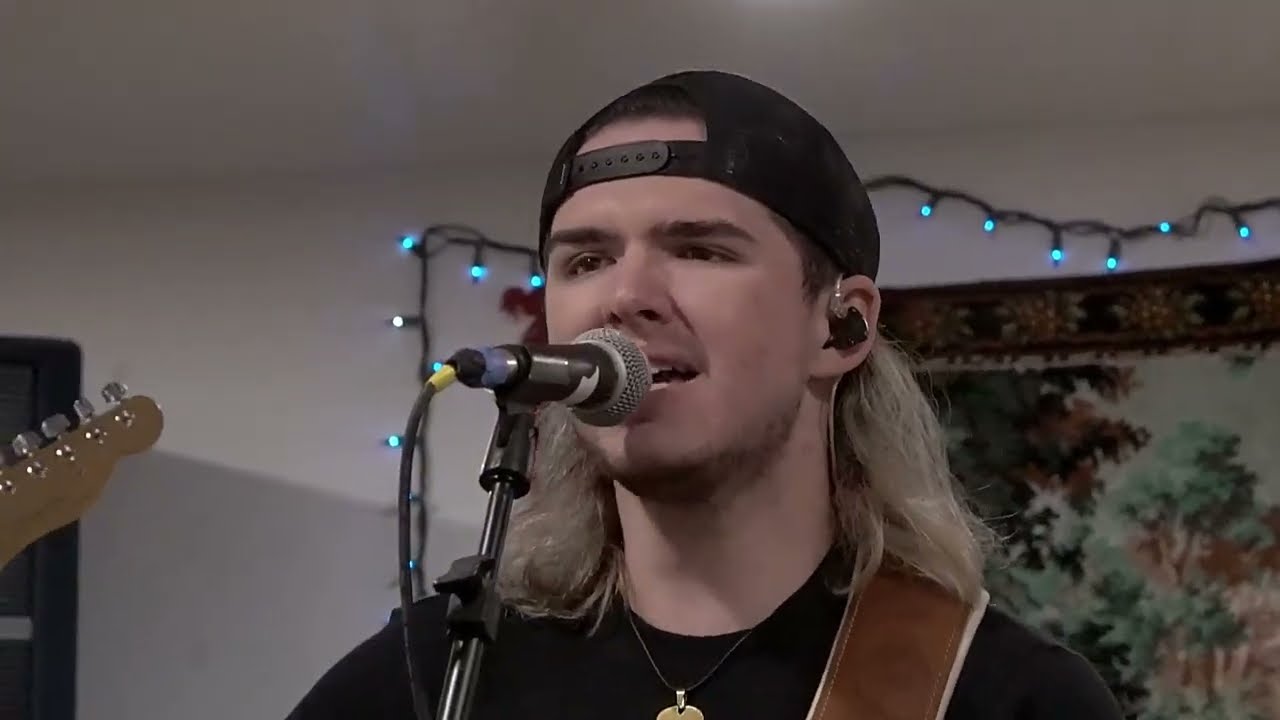Tyler Lorette - MOVIN' ON (Live Off The Floor)