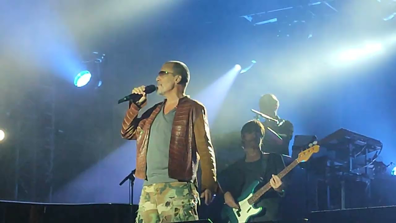 Florent Pagny chante chanter sur la scène de la foire de Chalon en Champagne