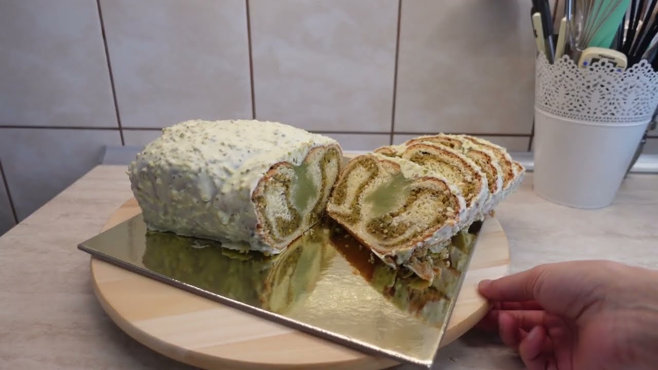 Ca la cofetărie: Cozonac glazurat cu umplutură de fistic și ganache de fistic | Raluca Gheorghe