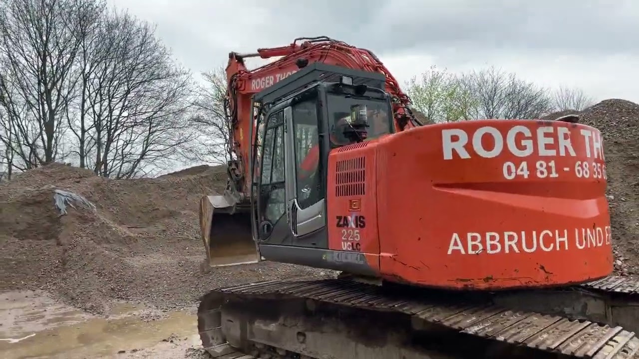 Used Hitachi ZX 225 USLC-3 2008 Crawler excavator | equippo.com
