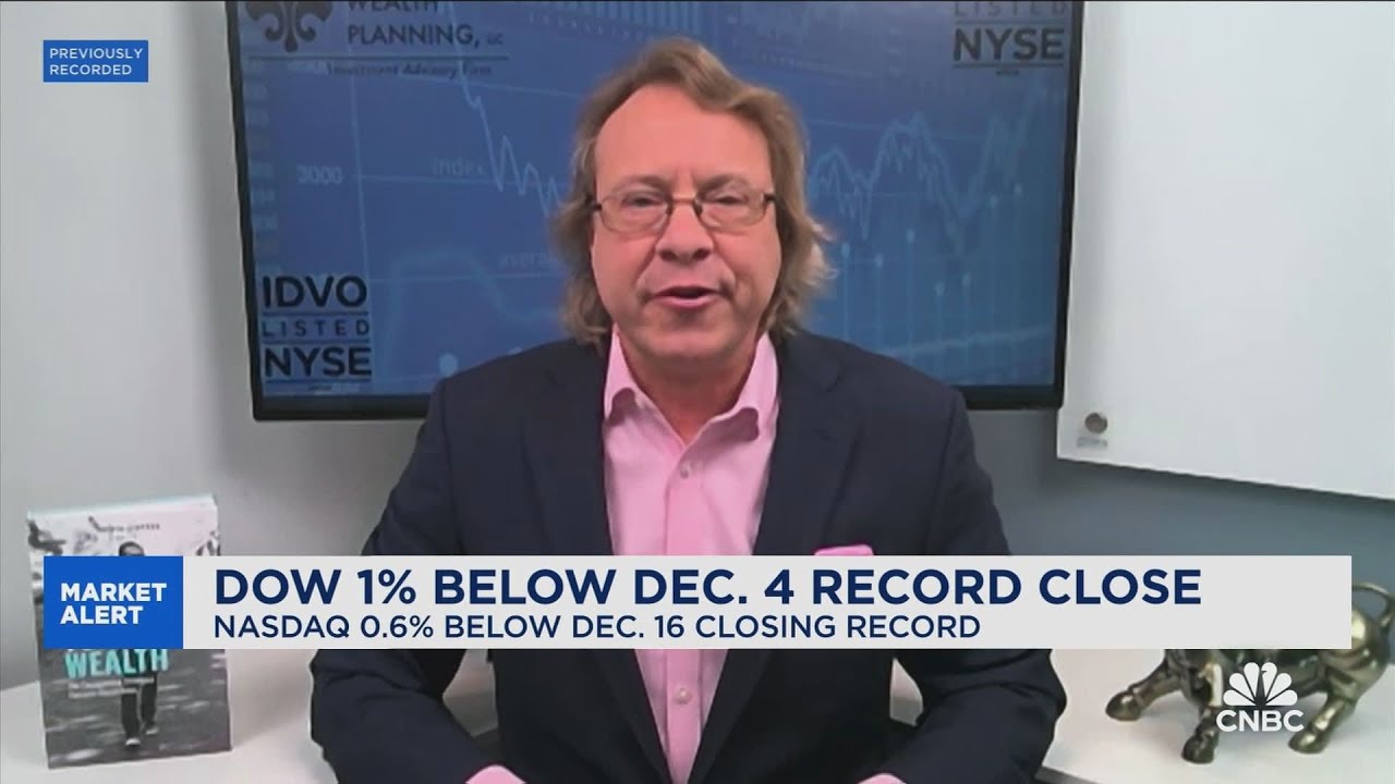 Simpson: We need to pay attention to bonds, as that market and smarter than stocks