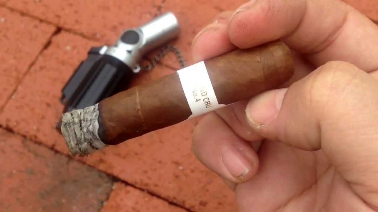 Davidoff Grand Cru No.4 Petite Corona Cigar Review