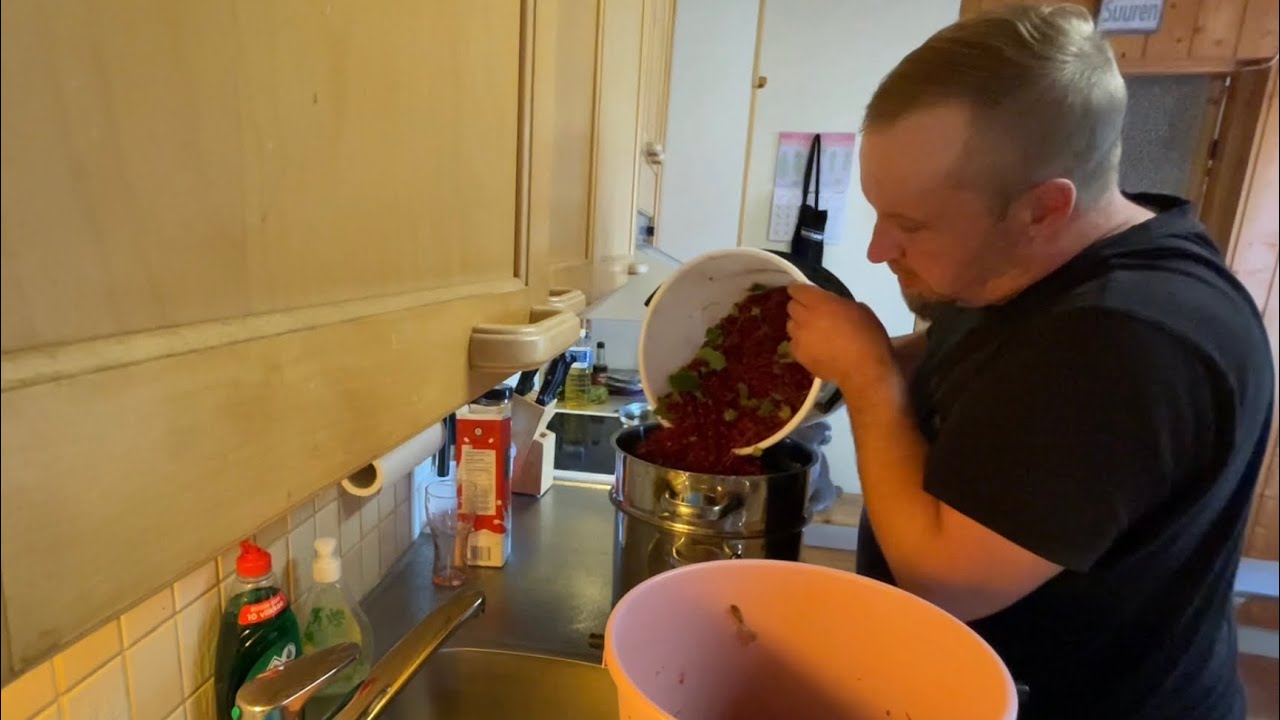 Kotimehun höyrytys hommia mehumaijalla