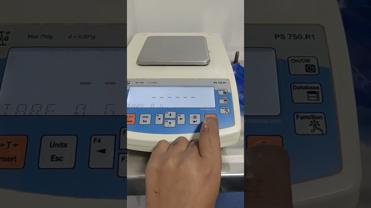 Calibration of Radwag scale/How to calibrate Radwag PS 750.R1