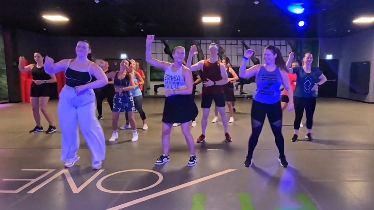 Sonríele [Daddy Yankee] #zumba #zumbaaustria #dancefitness #zumbachoreo 