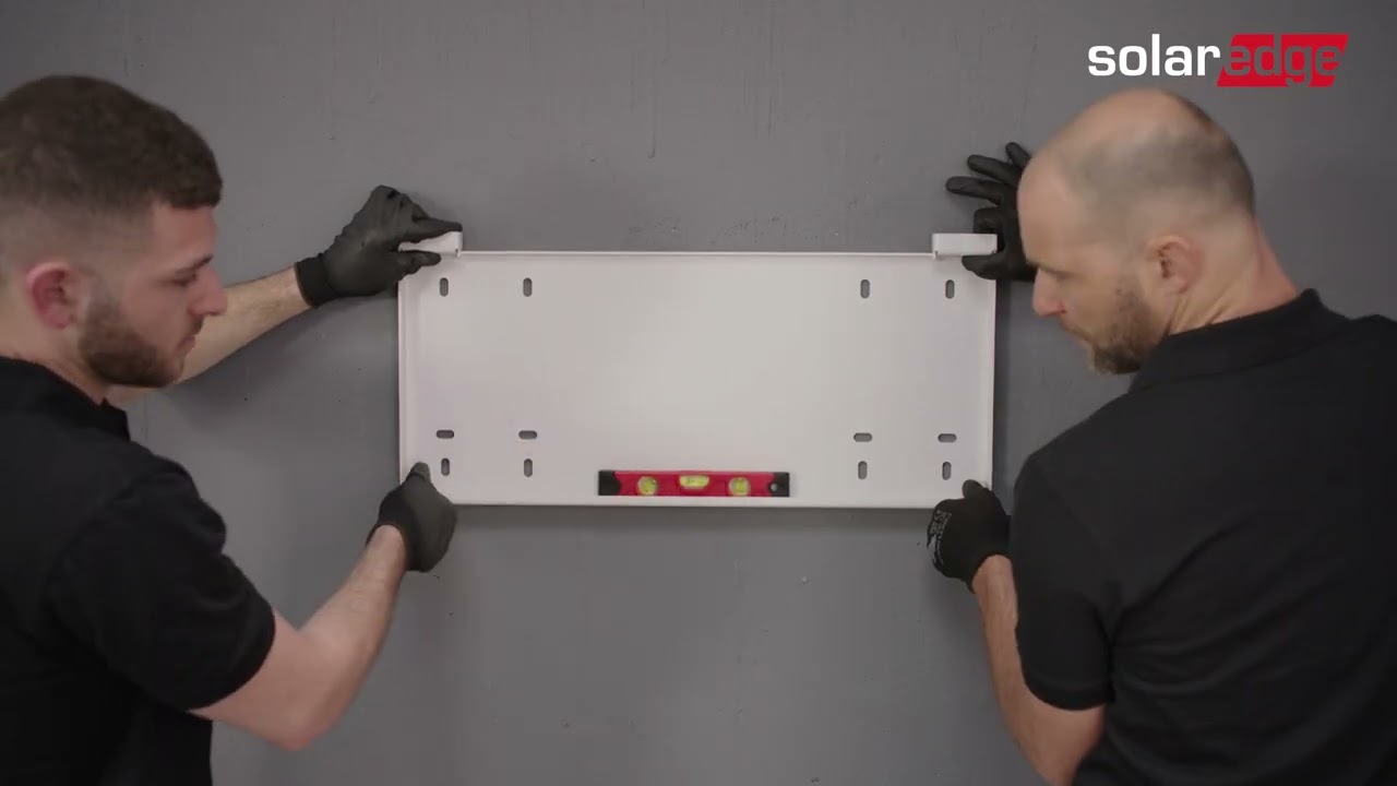 Mounting the SolarEdge Home Battery 400V (wall-mounted) Tutorial 1/4 | International