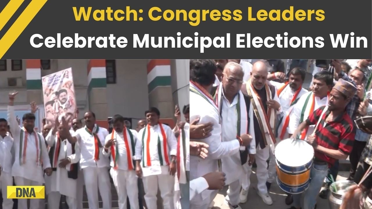 Telangana News: Congress Party Workers Begin Celebrations At Hyderabad HQ| Telangana Municipal Polls