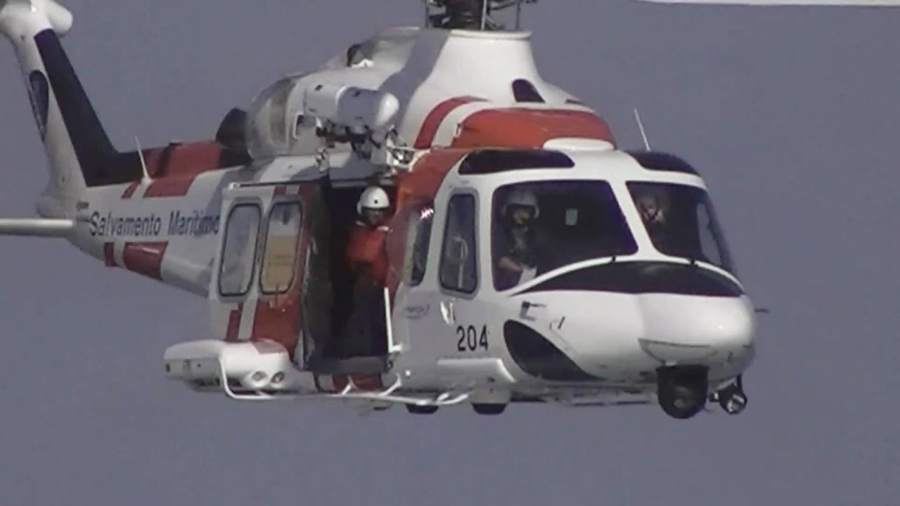 Agusta Westland AW-139 Salvamento Marítimo rescue display - Festa al Cel Barcelona Airshow 2010