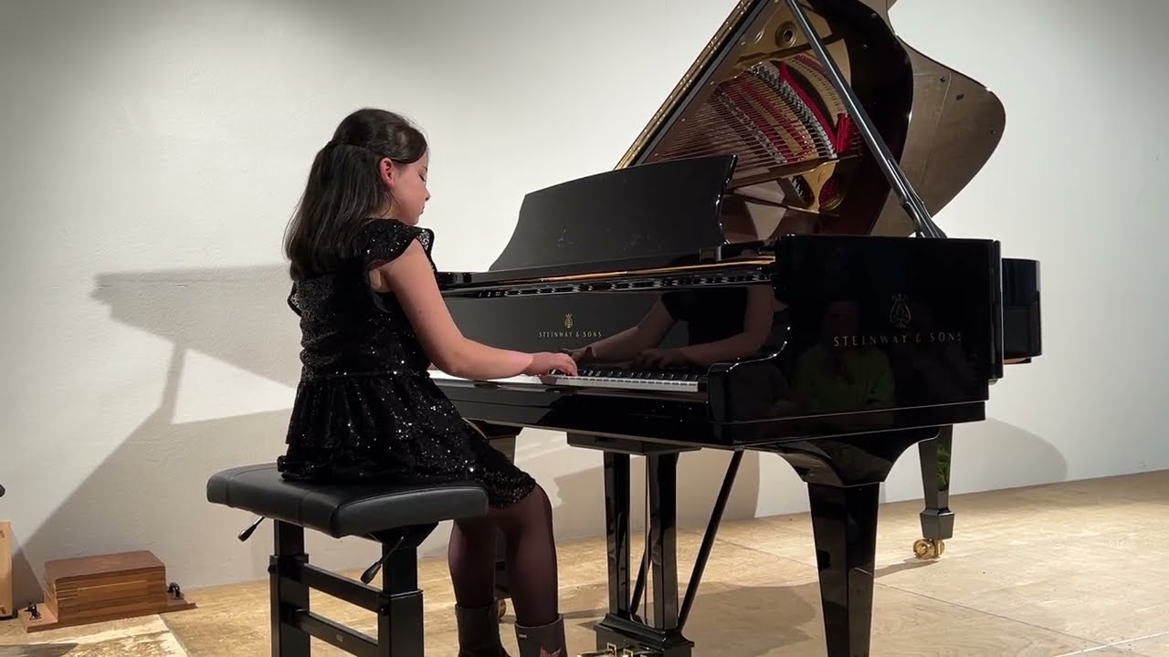 Evgeny Grinko's Valse by Rüya Yilmaz